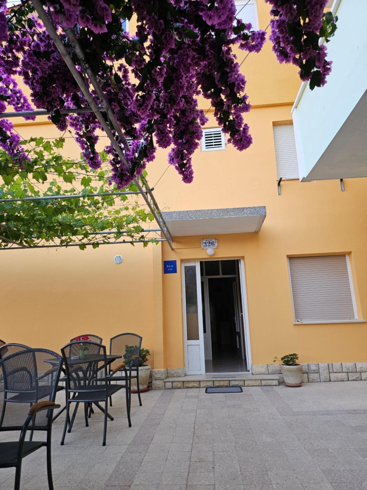 Rooms Neda راب المظهر الخارجي الصورة
